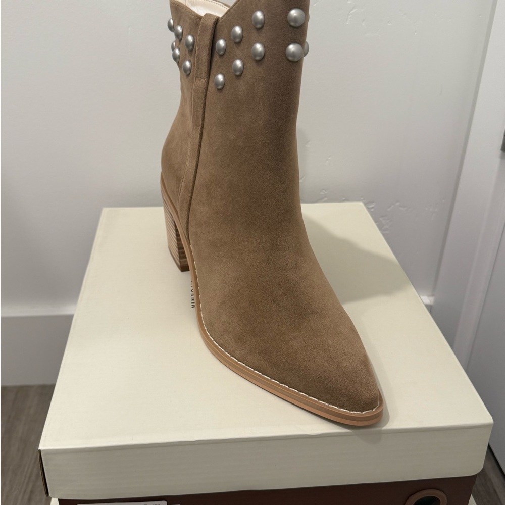 Elegant Tan Ankle Boots with Stud Accents